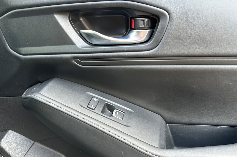 Honda Accord Hybrid Vehicle Full-screen Gallery Image 20