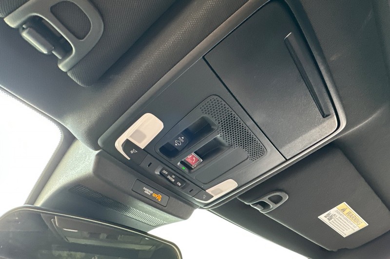 Honda Accord Hybrid Vehicle Full-screen Gallery Image 23