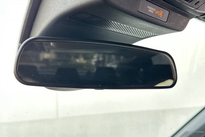 Honda Accord Hybrid Vehicle Full-screen Gallery Image 24