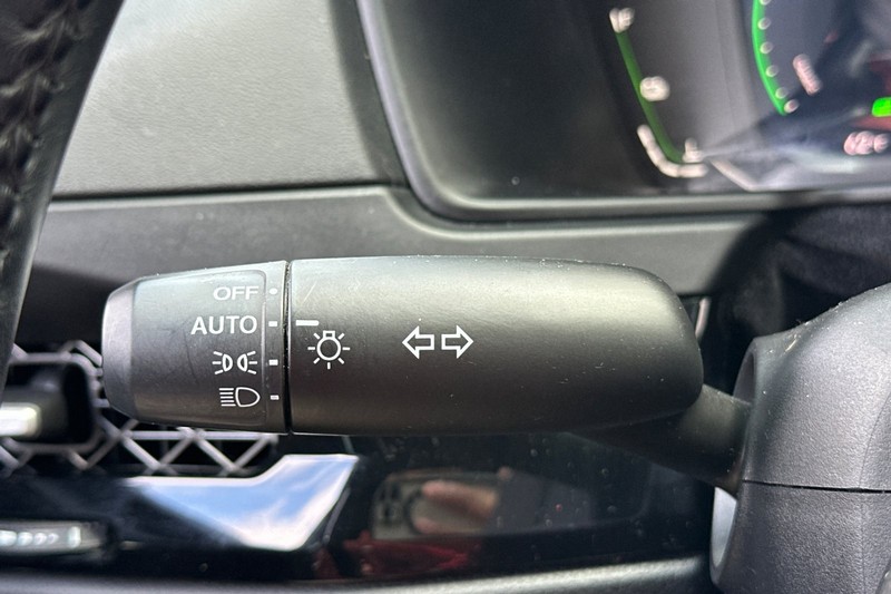 Honda Accord Hybrid Vehicle Full-screen Gallery Image 34