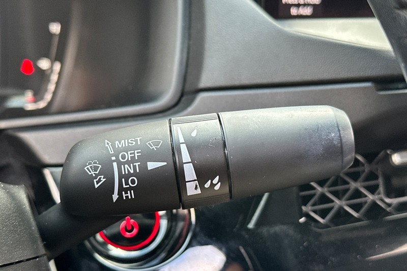 Honda Accord Hybrid Vehicle Full-screen Gallery Image 36