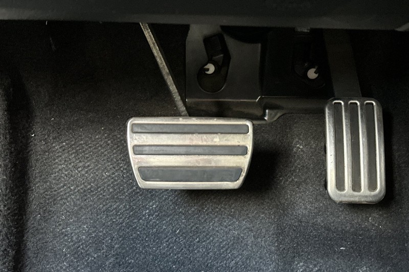Honda Accord Hybrid Vehicle Full-screen Gallery Image 40