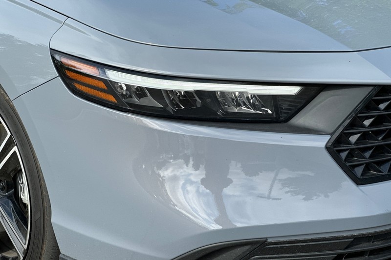 Honda Accord Hybrid Vehicle Full-screen Gallery Image 42