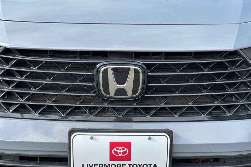Honda Accord Hybrid Vehicle Full-screen Gallery Image 43
