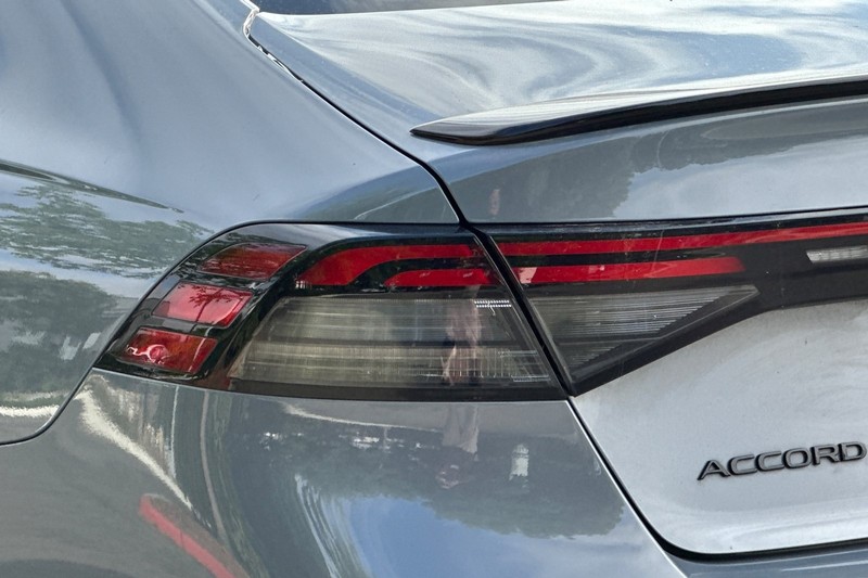 Honda Accord Hybrid Vehicle Full-screen Gallery Image 44