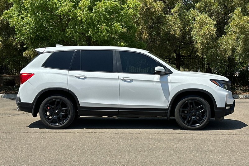 Honda Passport Vehicle Full-screen Gallery Image 03