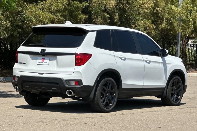 Honda Passport Vehicle Full-screen Gallery Image 04