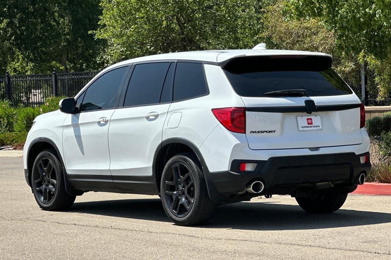 Honda Passport Vehicle Full-screen Gallery Image 06