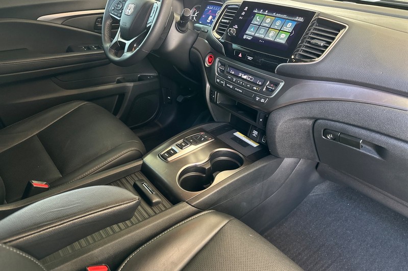 Honda Passport Vehicle Full-screen Gallery Image 18