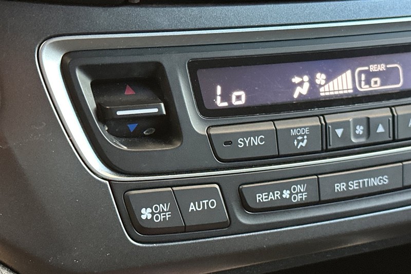 Honda Passport Vehicle Full-screen Gallery Image 28