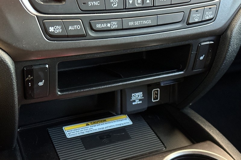 Honda Passport Vehicle Full-screen Gallery Image 30