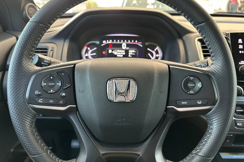 Honda Passport Vehicle Full-screen Gallery Image 34