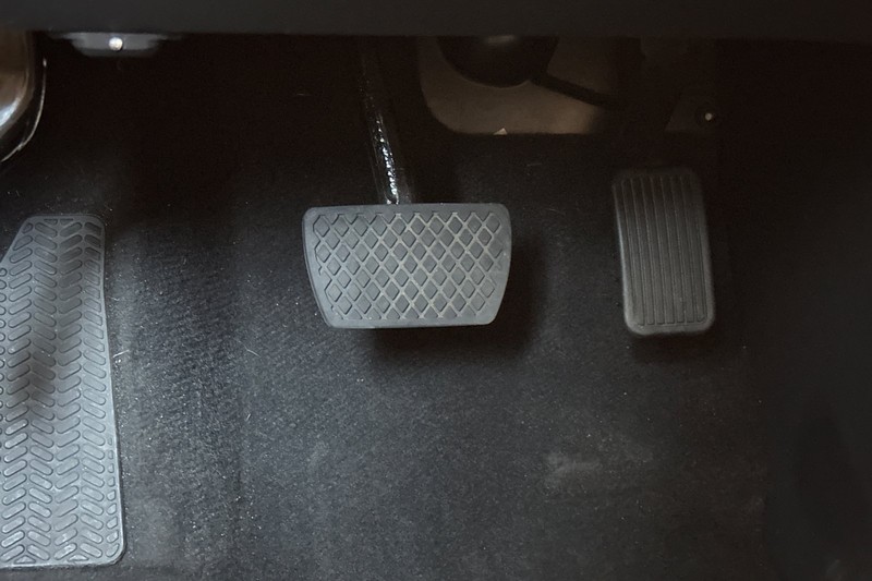 Honda Passport Vehicle Full-screen Gallery Image 43