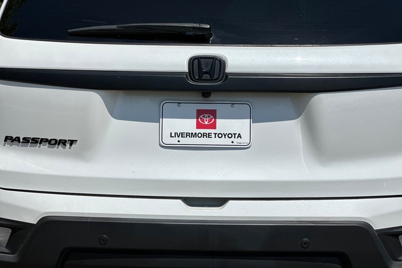 Honda Passport Vehicle Full-screen Gallery Image 48