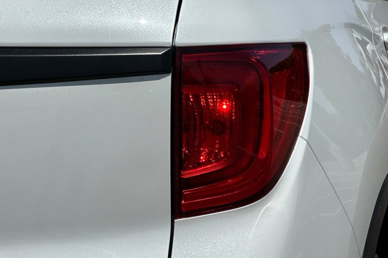 Honda Passport Vehicle Full-screen Gallery Image 49