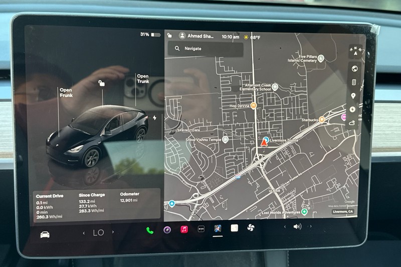 Tesla Model Y Vehicle Full-screen Gallery Image 38