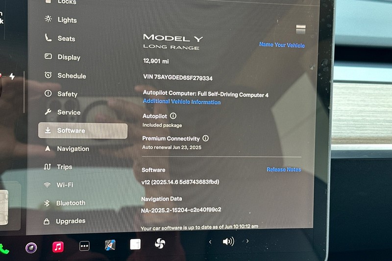 Tesla Model Y Vehicle Full-screen Gallery Image 50