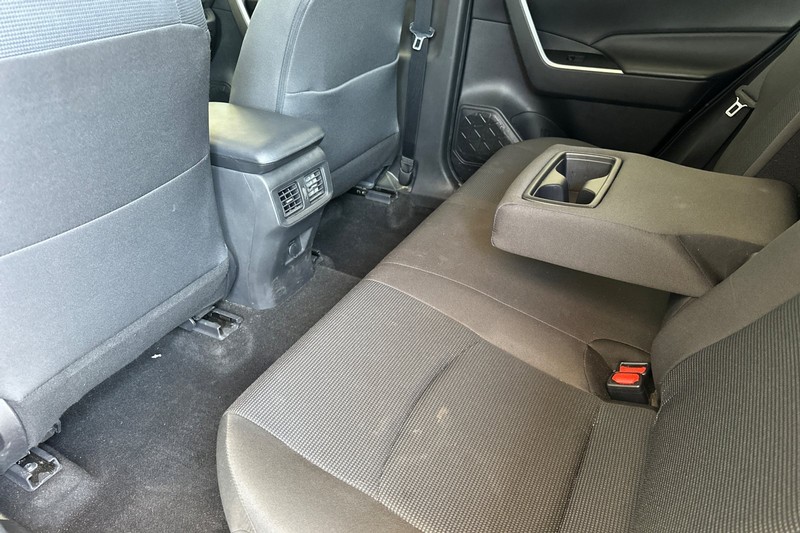Toyota RAV4 Vehicle Full-screen Gallery Image 14