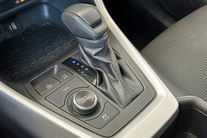 Toyota RAV4 Vehicle Full-screen Gallery Image 33