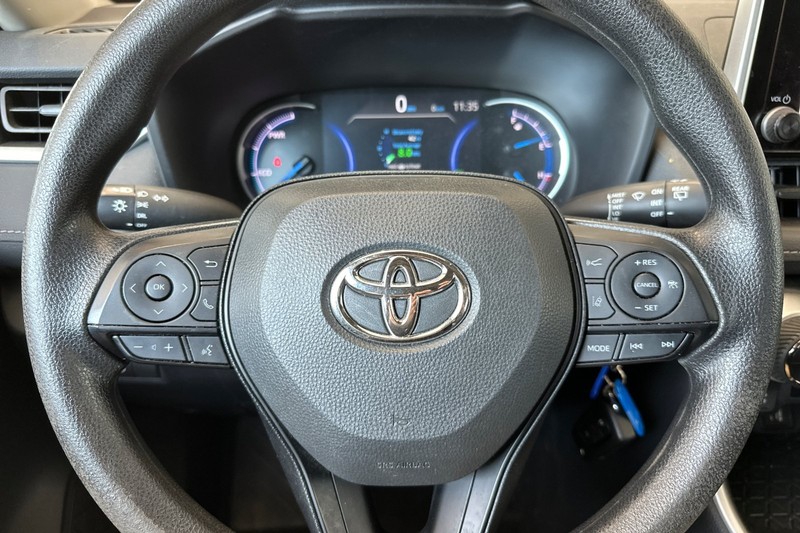 Toyota RAV4 Vehicle Full-screen Gallery Image 34