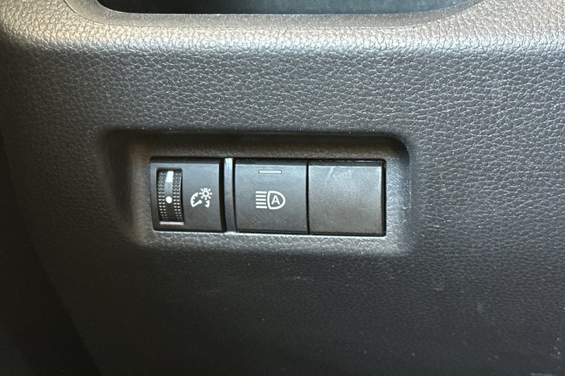 Toyota RAV4 Vehicle Full-screen Gallery Image 41