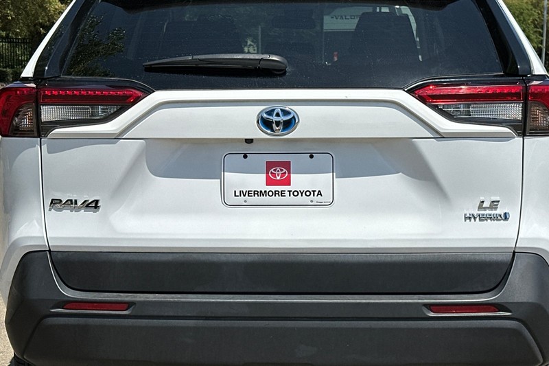 Toyota RAV4 Vehicle Full-screen Gallery Image 48