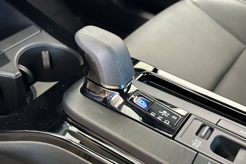 Toyota Prius Vehicle Full-screen Gallery Image 30