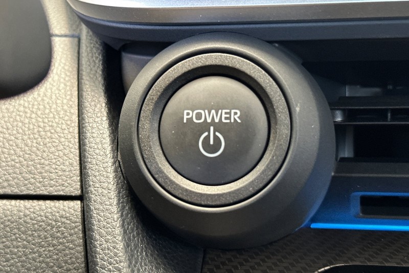 Toyota Prius Vehicle Full-screen Gallery Image 31