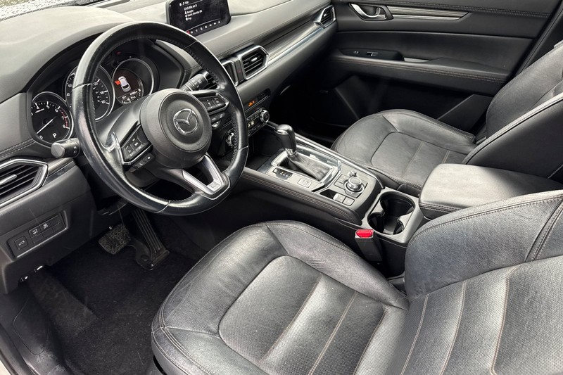 Mazda CX-5 Vehicle Full-screen Gallery Image 10