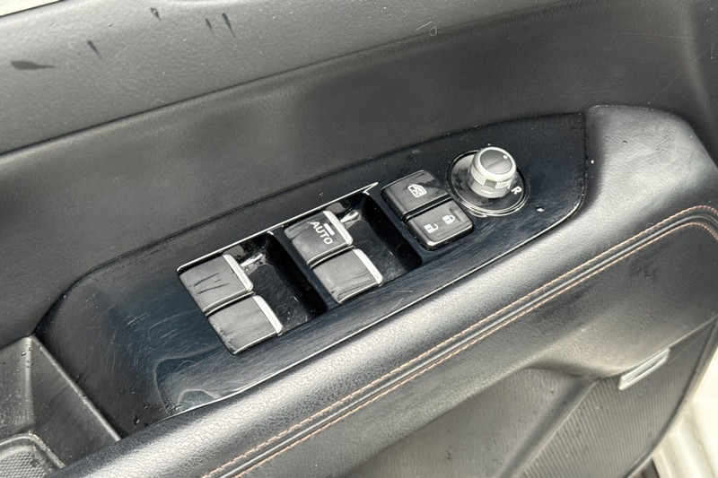 Mazda CX-5 Vehicle Full-screen Gallery Image 12