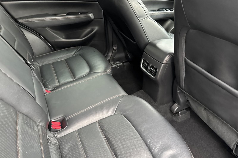 Mazda CX-5 Vehicle Full-screen Gallery Image 17