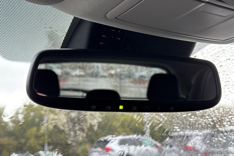 Mazda CX-5 Vehicle Full-screen Gallery Image 24