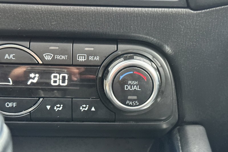 Mazda CX-5 Vehicle Full-screen Gallery Image 29