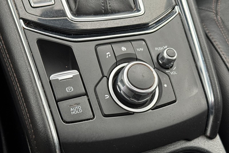 Mazda CX-5 Vehicle Full-screen Gallery Image 31