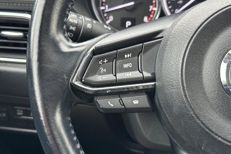Mazda CX-5 Vehicle Full-screen Gallery Image 36