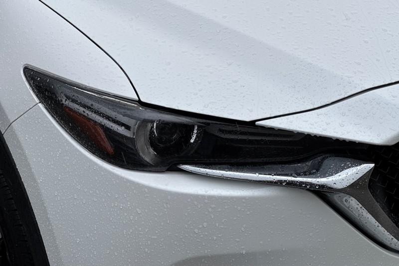 Mazda CX-5 Vehicle Full-screen Gallery Image 48