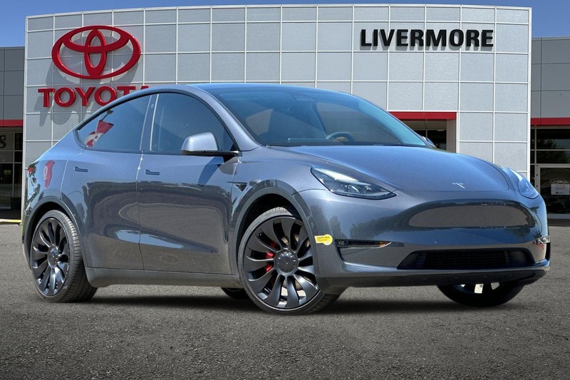 Tesla Model Y Vehicle Full-screen Gallery Image 02