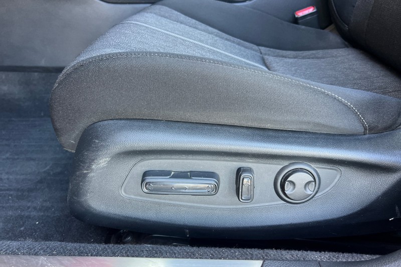Honda Accord Hybrid Vehicle Full-screen Gallery Image 13