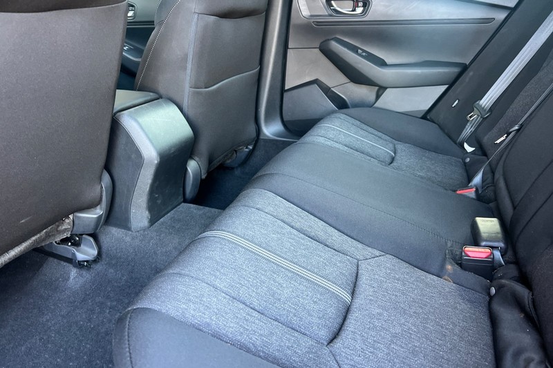 Honda Accord Hybrid Vehicle Full-screen Gallery Image 14