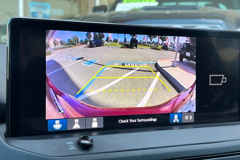 Honda Accord Hybrid Vehicle Full-screen Gallery Image 26