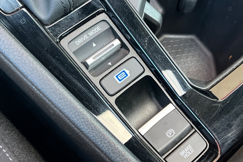 Honda Accord Hybrid Vehicle Full-screen Gallery Image 28