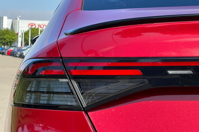 Honda Accord Hybrid Vehicle Full-screen Gallery Image 44