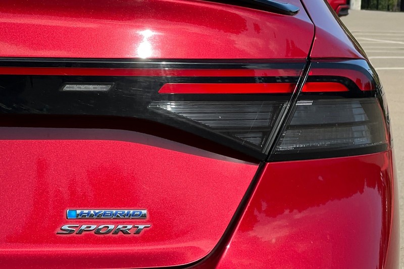 Honda Accord Hybrid Vehicle Full-screen Gallery Image 46