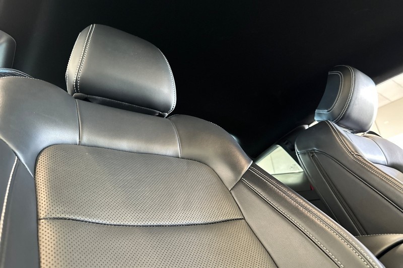 Ford Mustang Vehicle Full-screen Gallery Image 19