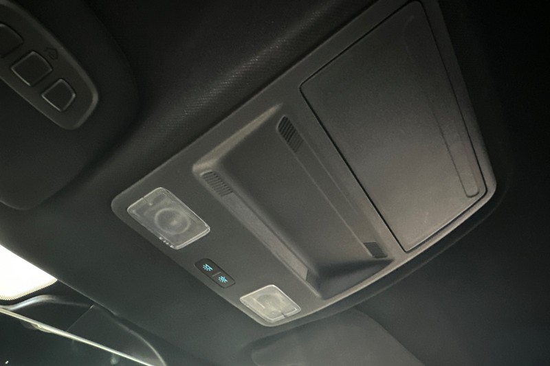 Ford Mustang Vehicle Full-screen Gallery Image 23