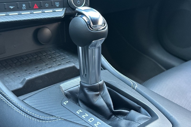 Ford Mustang Vehicle Full-screen Gallery Image 29