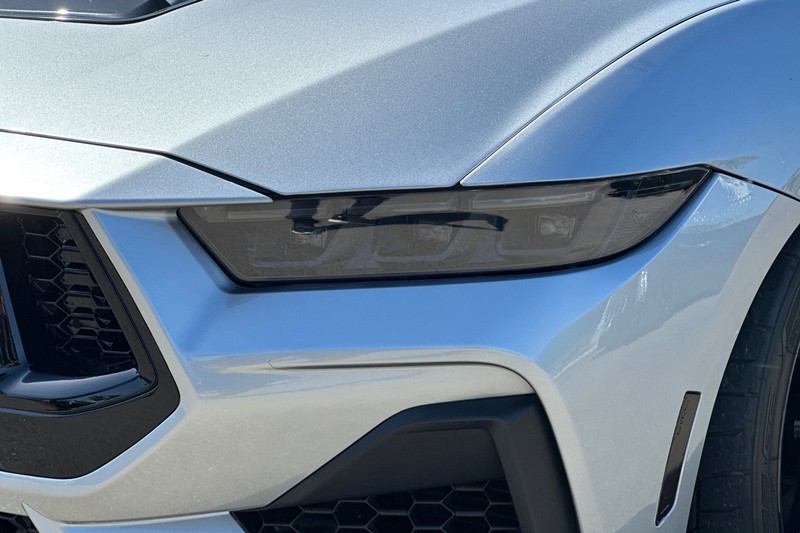 Ford Mustang Vehicle Full-screen Gallery Image 47