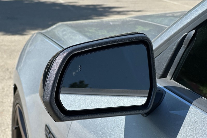 Ford Mustang Vehicle Full-screen Gallery Image 49