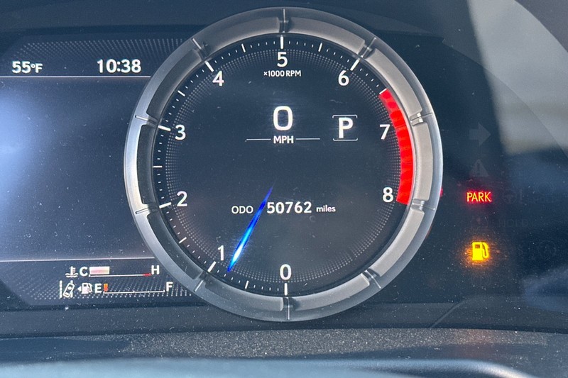 Lexus ES Vehicle Full-screen Gallery Image 38