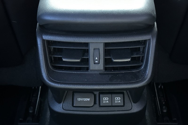 Lexus ES Vehicle Full-screen Gallery Image 40